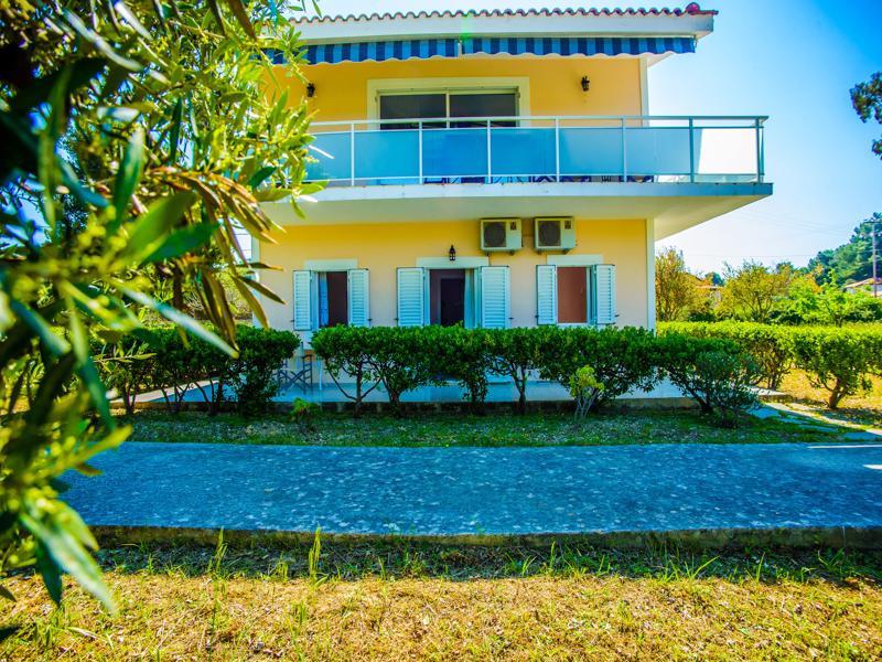 Aloni Studios And Apartments لاسي المظهر الخارجي الصورة
